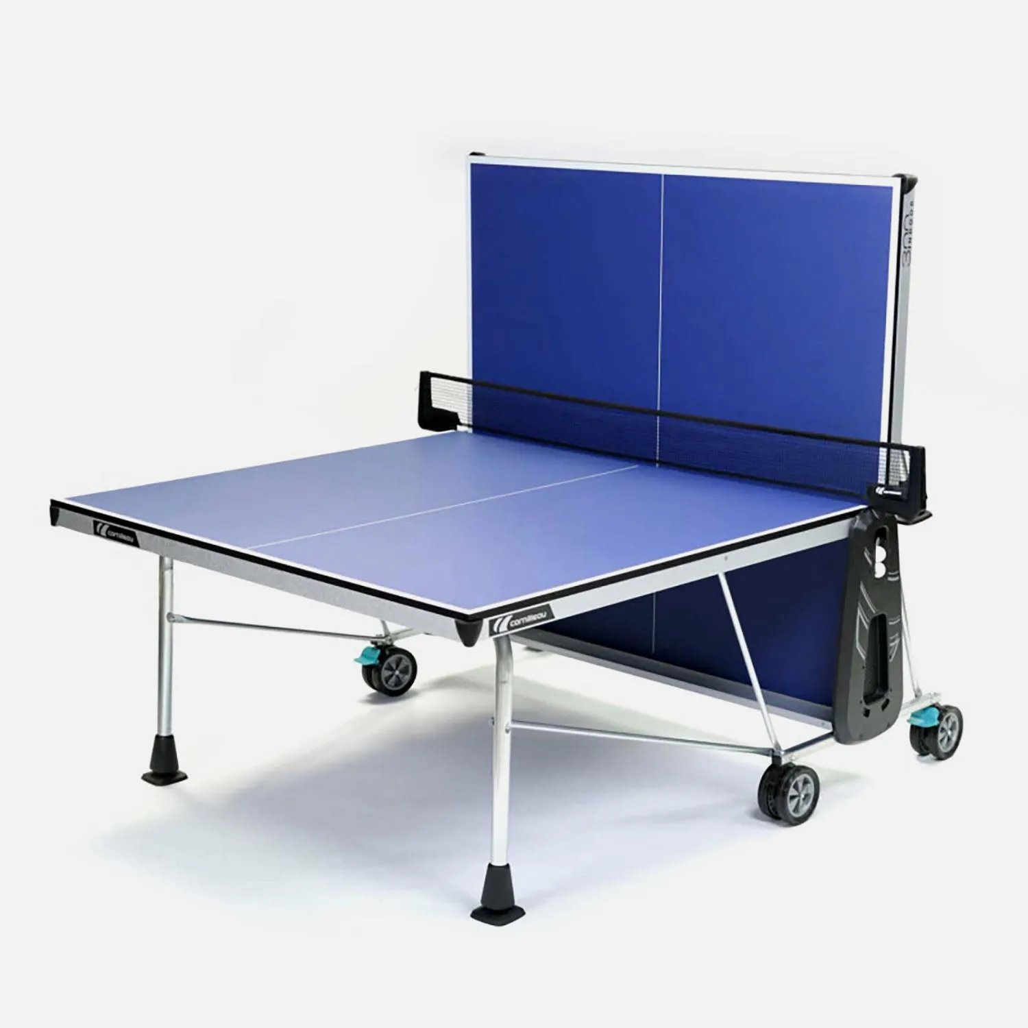 INDOOR BLUE TABLE TENNIS