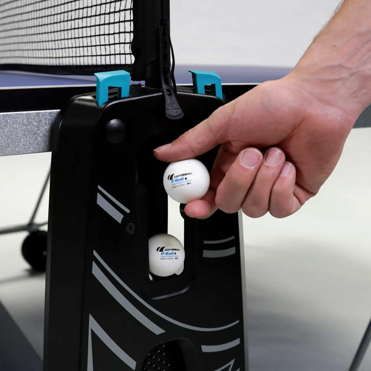INDOOR BLUE TABLE TENNIS