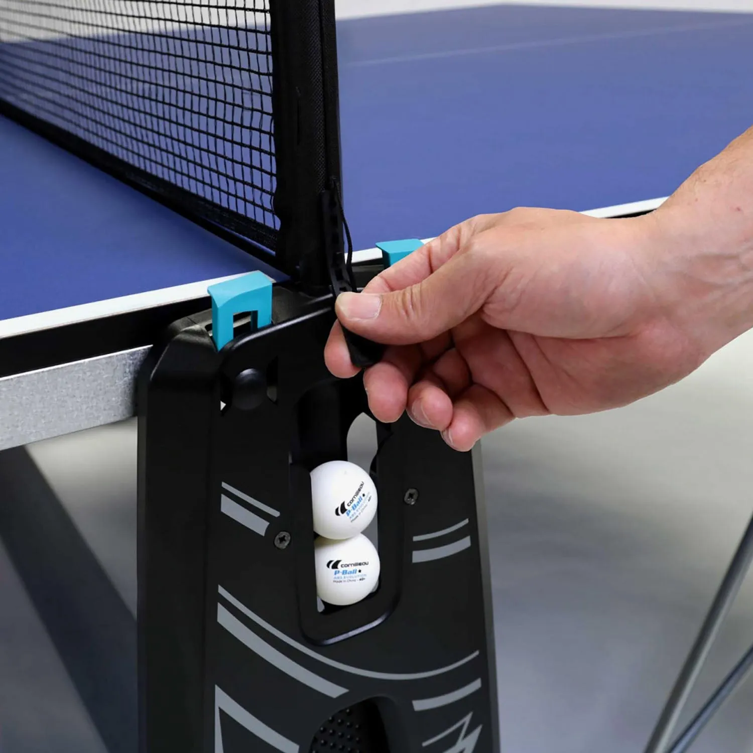 INDOOR BLUE TABLE TENNIS
