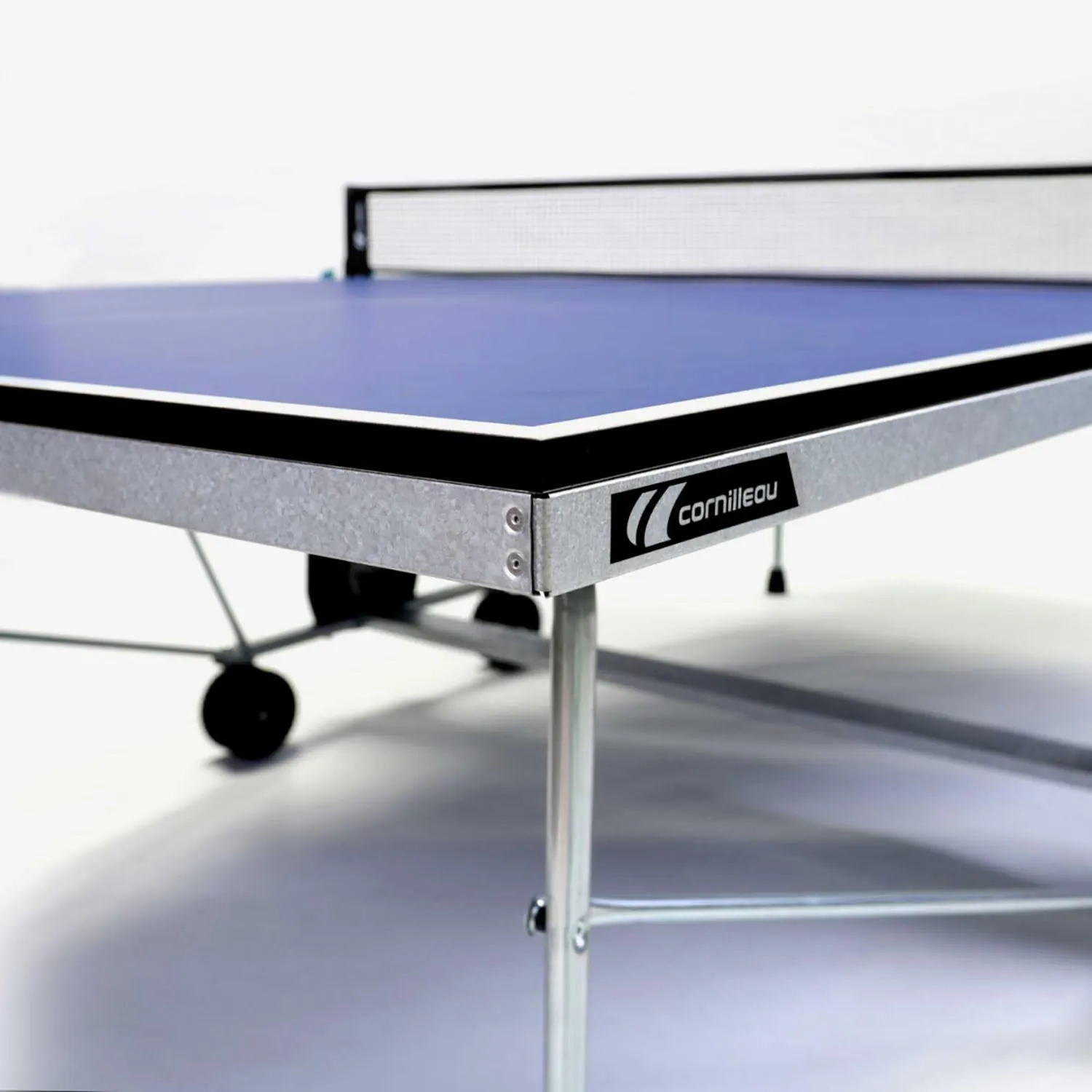 INDOOR BLUE TABLE TENNIS